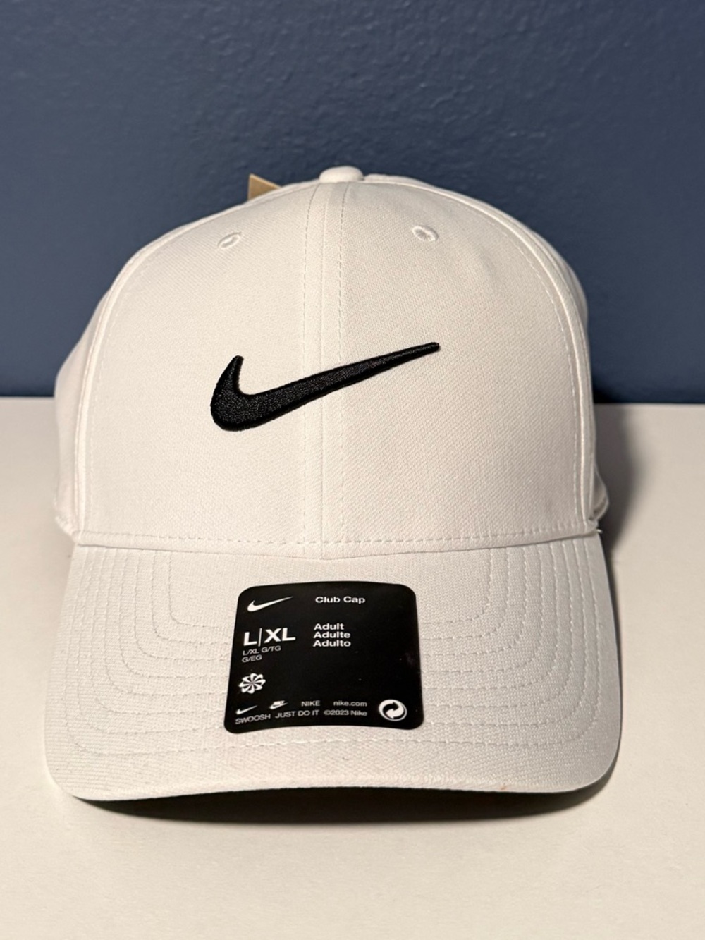 Nike DriFit Unisex White Club Cap L/XL with Black Swoosh NWT